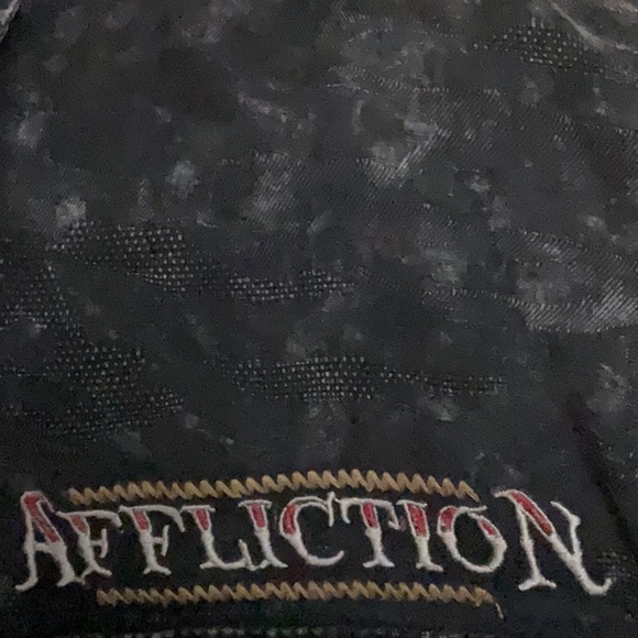 Used - Picture 3 of 6